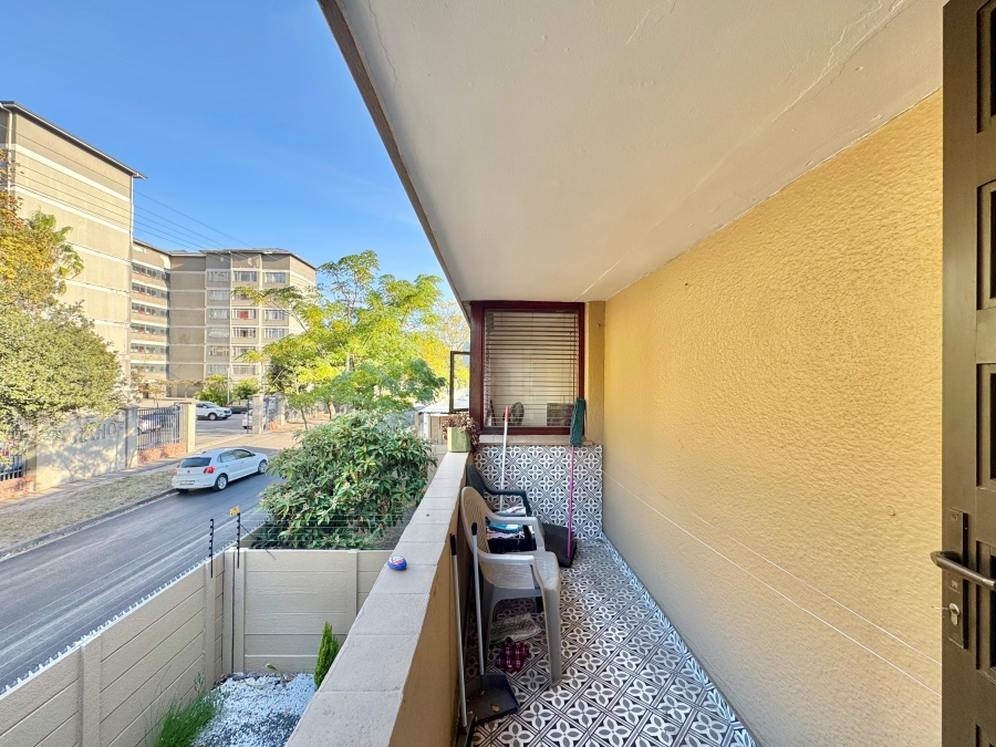 To Let 1 Bedroom Property for Rent in Kenilworth Western Cape